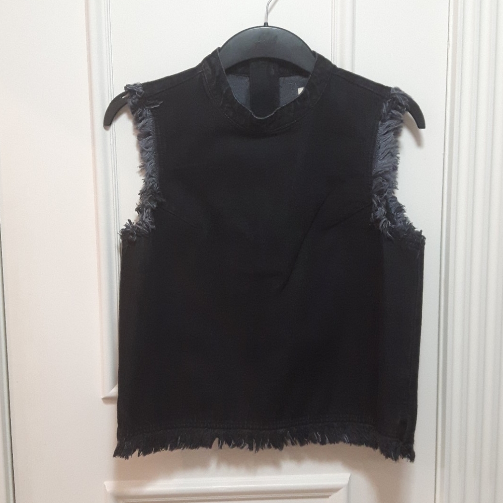 🛍️ Black jean tank top